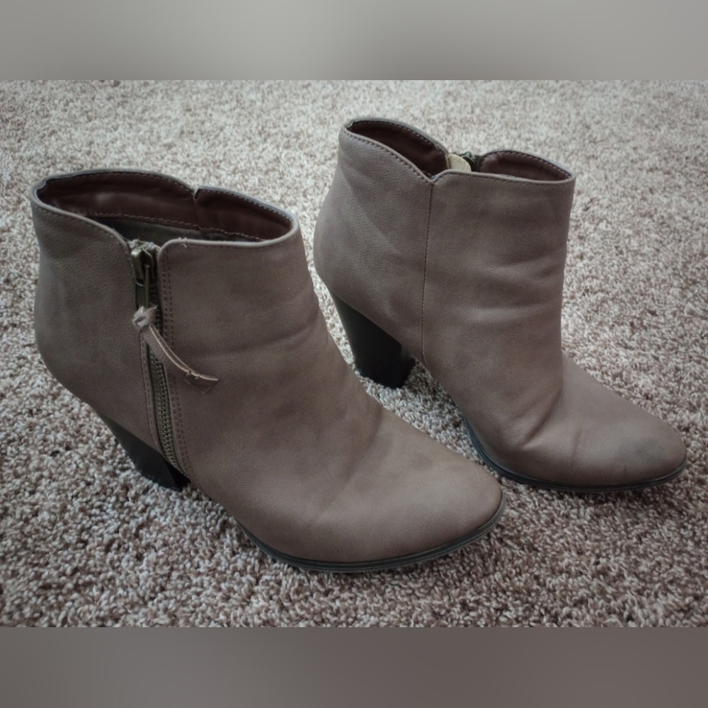 Charlotte Russe Heeled Ankle Boots Grey